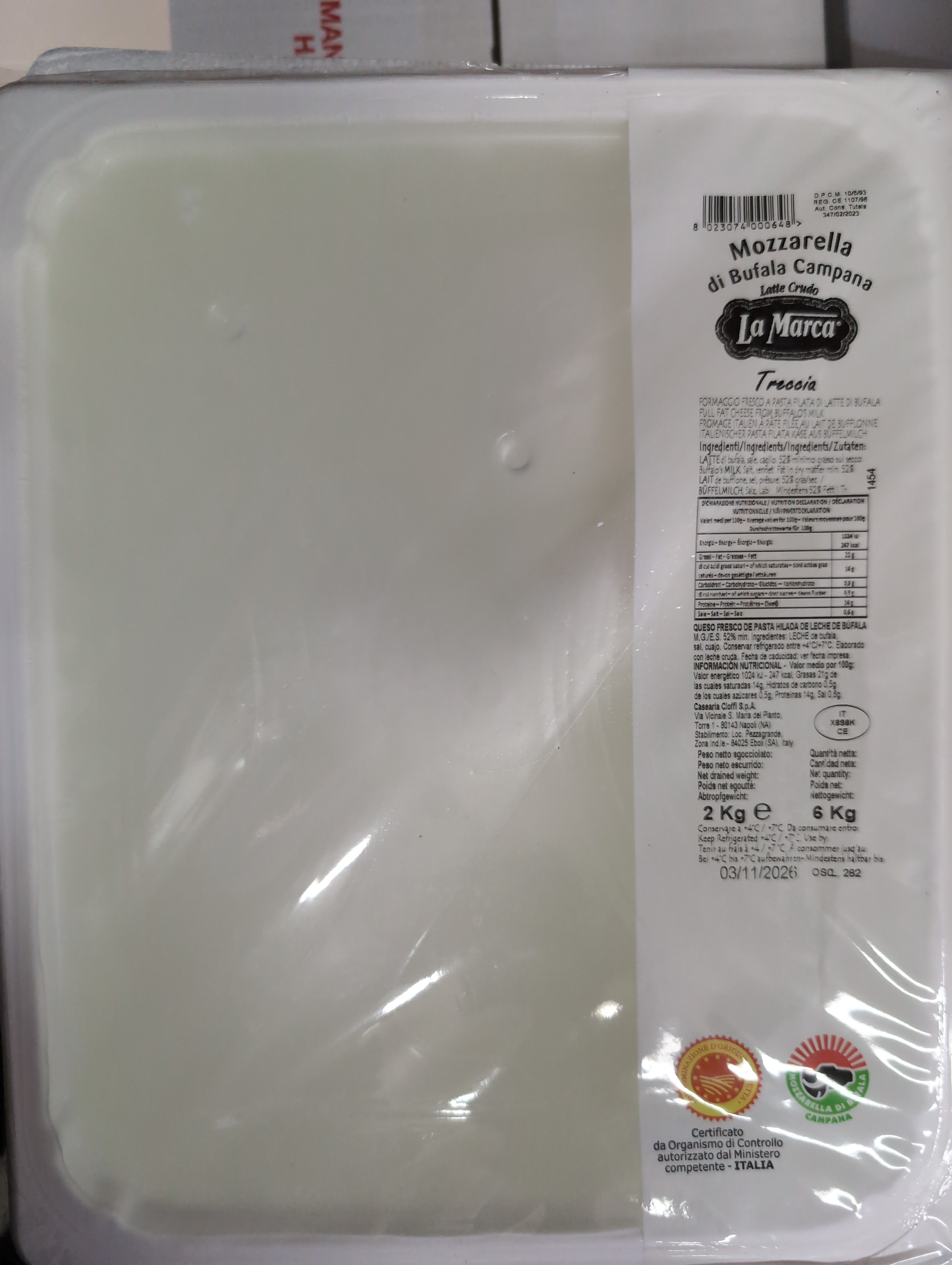 Mozzarella di bufala campana en tresse lait cru