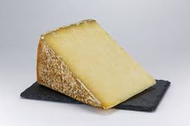 Fromage Cantal Entre Deux AOP au lait pasteurisé