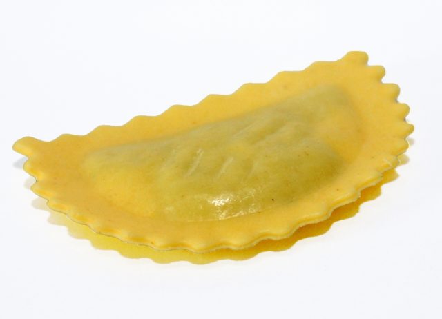 Mezzaluna barese