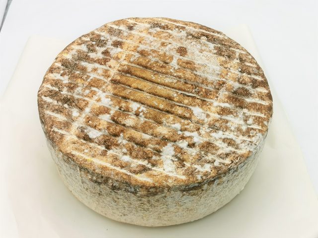 Tomme pyrénées de brebis